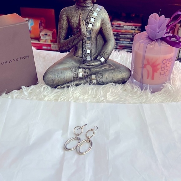 Silver Oval Loop Earrings! 💕🛍️ - Picture 1 of 6